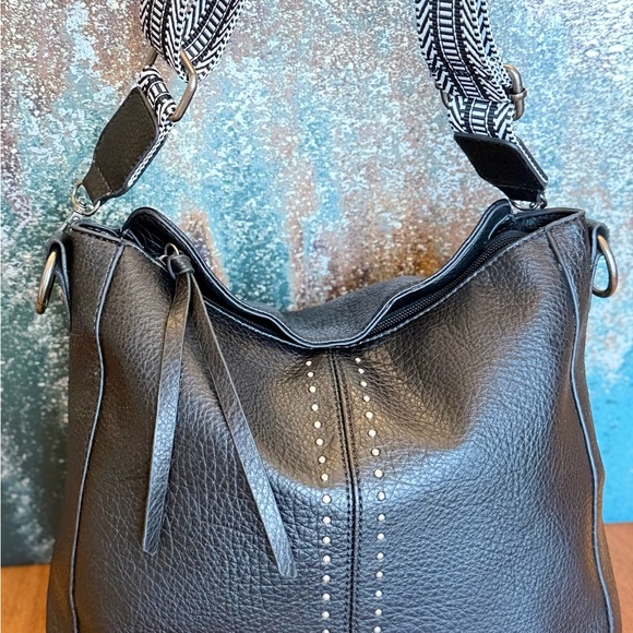 Montana West hobo bag in black - Picture 2 of 15